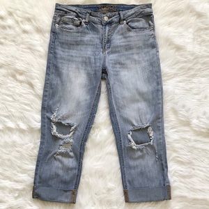 Rue 21 Capri distressed jeans size 11/12.